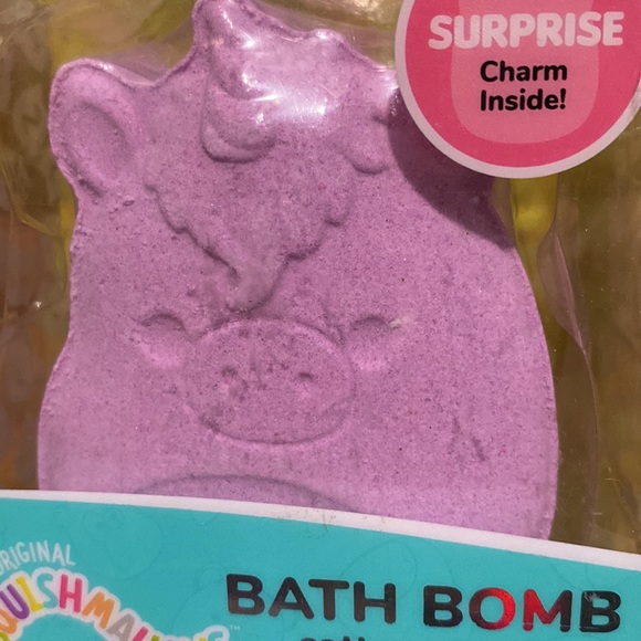 BRAND NEW SQUISHMALLOW BATH BOMB COTTON CANDY SCENT. SURPRISE CHARM INSIDE. NWT - Picture 5 of 5